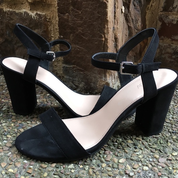 abound block heel sandal